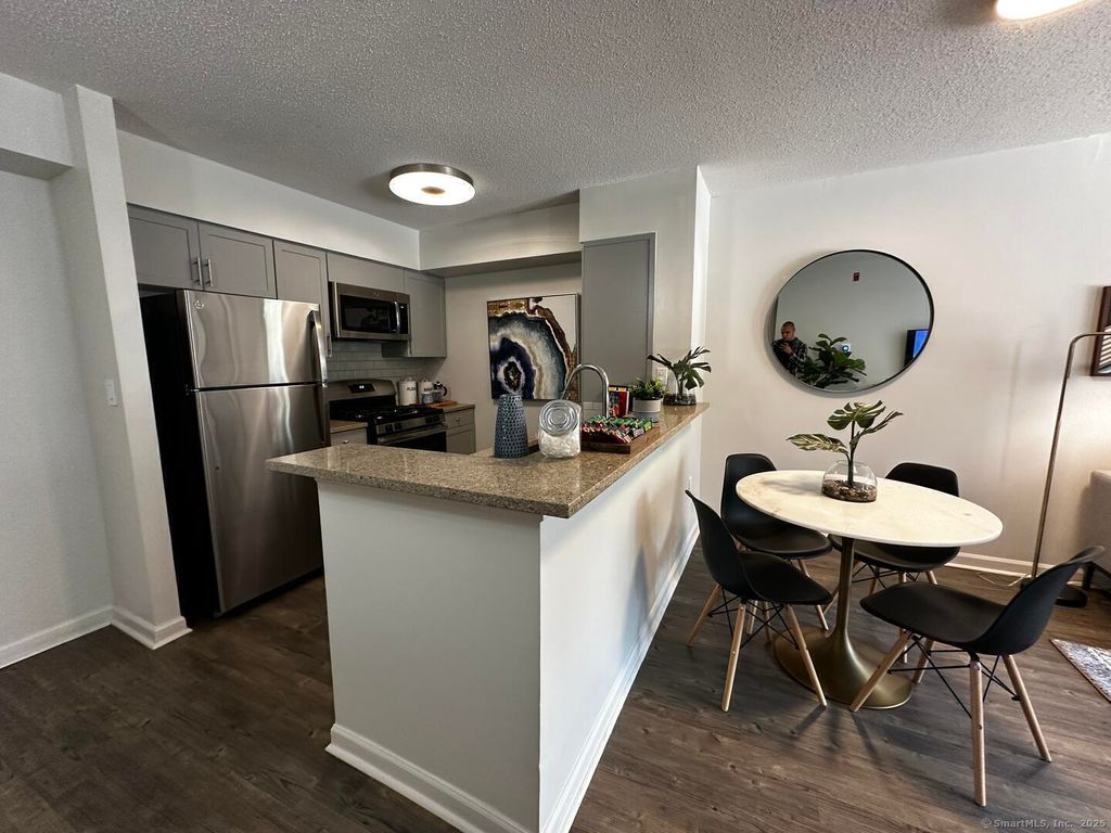 Photo of 52 Forest Street #1402, Stamford, CT 06901 (MLS # 24159212)