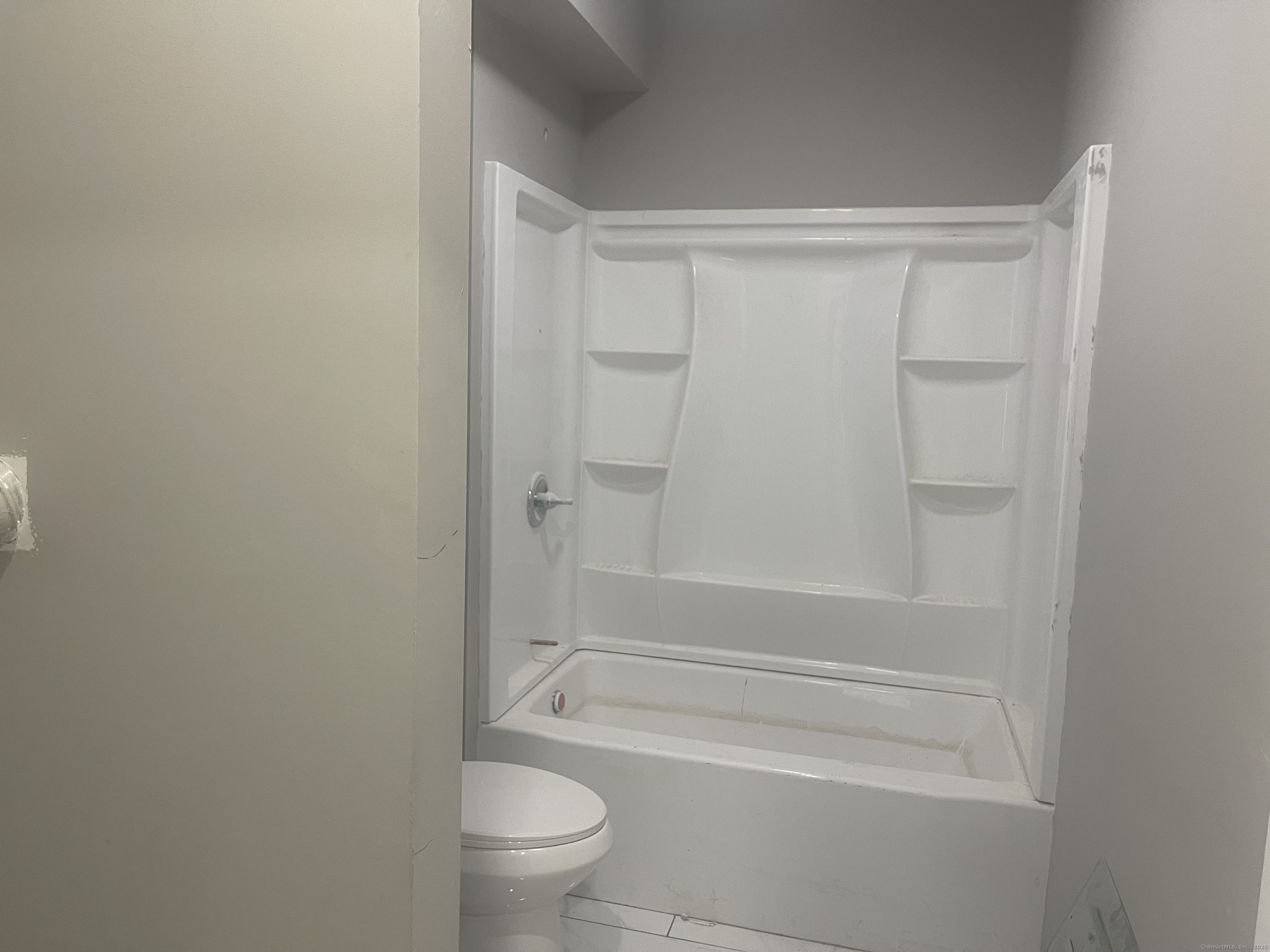 New Haven, Connecticut 06519, United States, 4 Bedrooms Bedrooms, ,2 BathroomsBathrooms,Residential,Active,15213