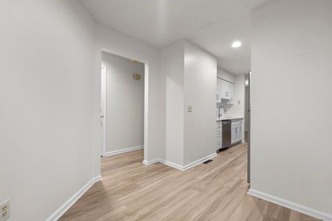 Tiny photo for 98 Crown Ridge #98, Newington, CT 06111 (MLS # 24153605)