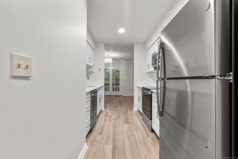 Tiny photo for 98 Crown Ridge #98, Newington, CT 06111 (MLS # 24153605)