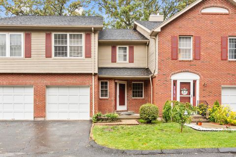 Photo of 98 Crown Ridge #98, Newington, CT 06111 (MLS # 24153605)