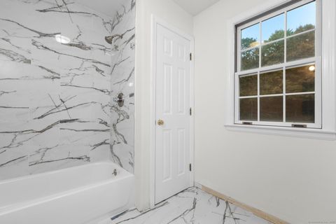 Tiny photo for 98 Crown Ridge #98, Newington, CT 06111 (MLS # 24153605)