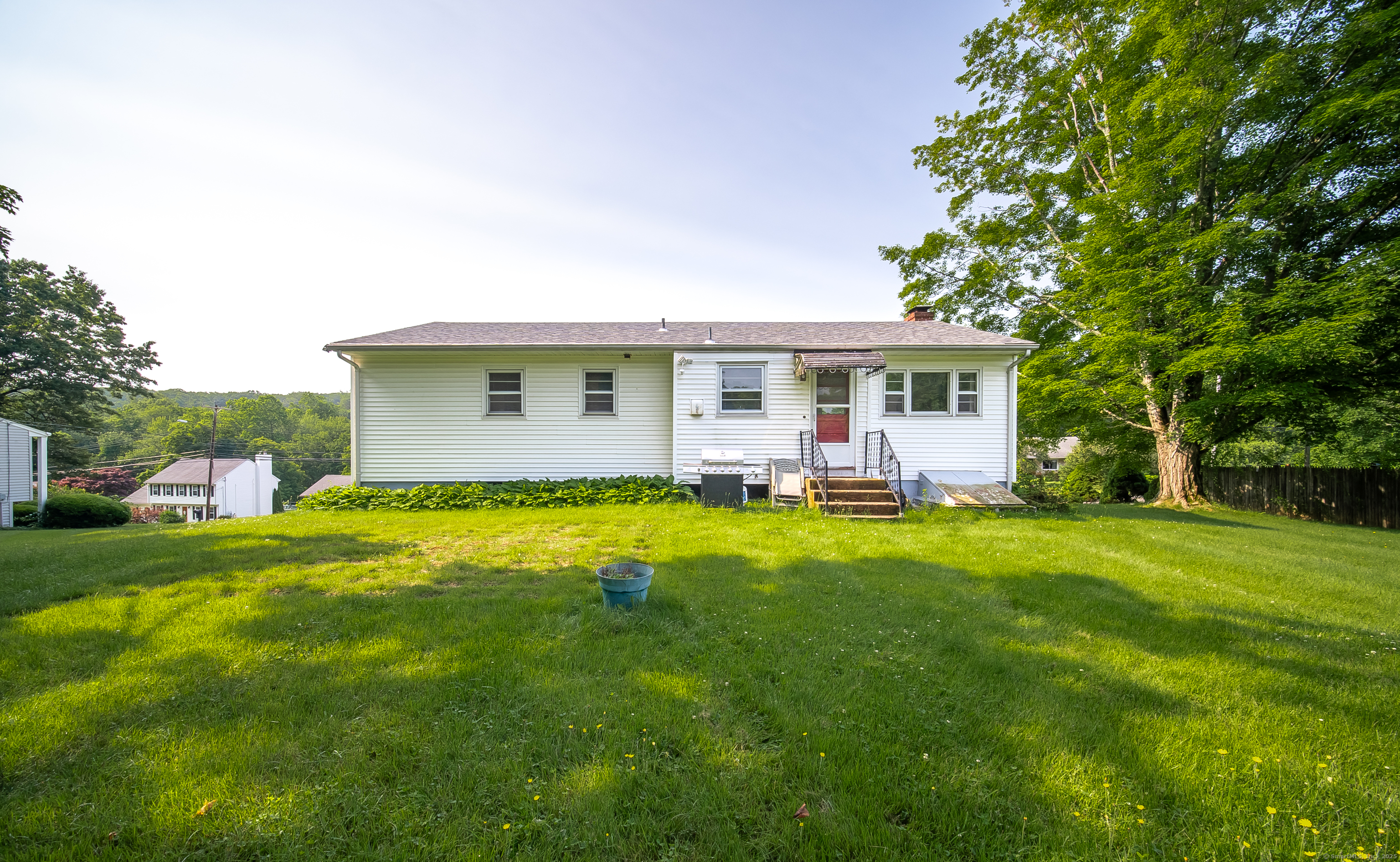895 West Woods Road