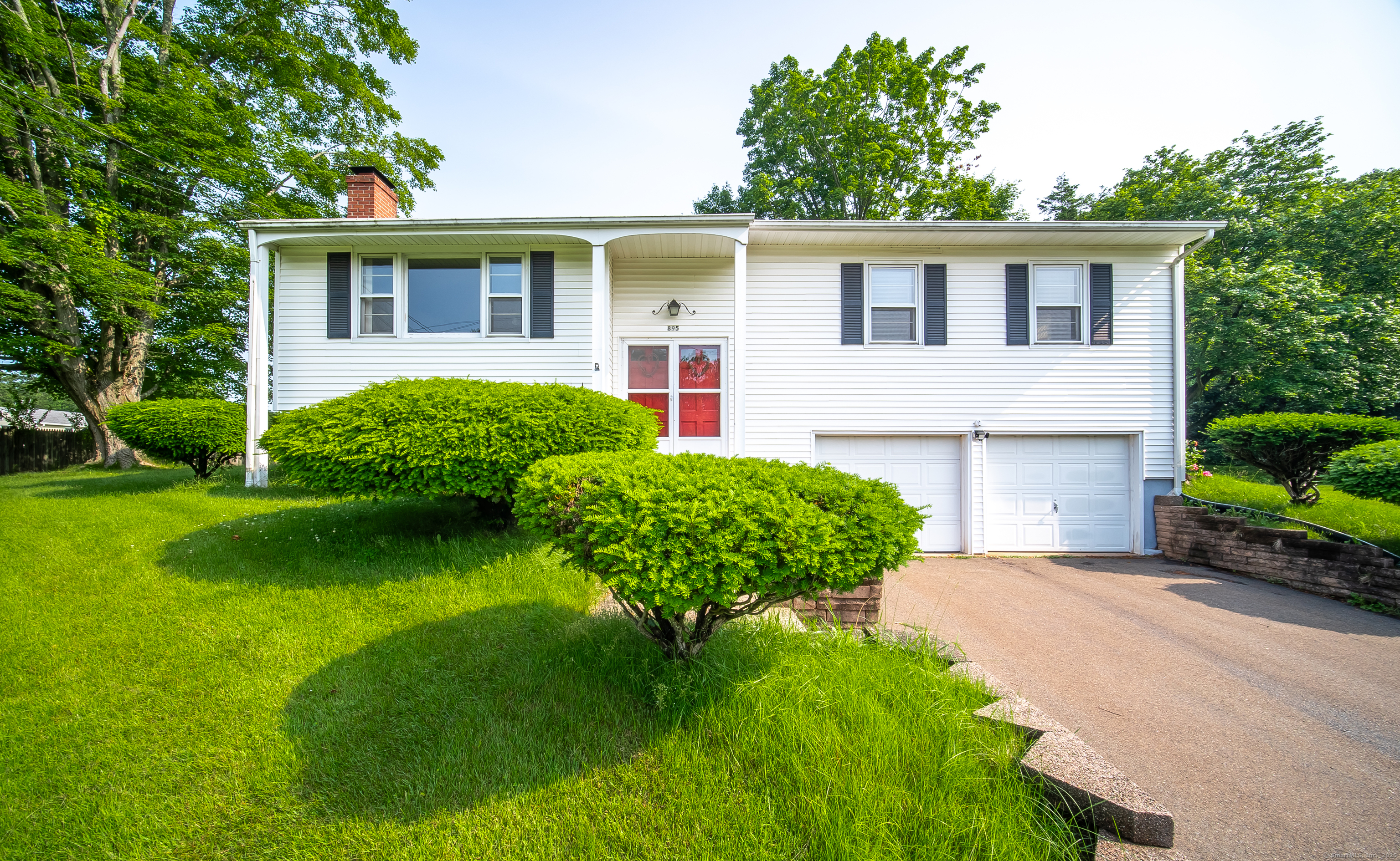 Property for Sale at W Woods Road, Hamden, Connecticut - Bedrooms: 3 
Bathrooms: 2 
Rooms: 6  - $400,000