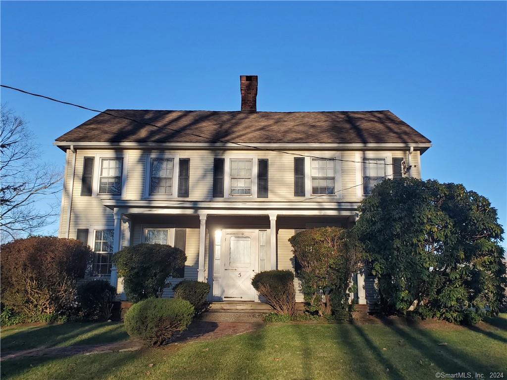 Drings Road, Monroe, Connecticut - 4 Bedrooms  
2 Bathrooms  
7 Rooms - 