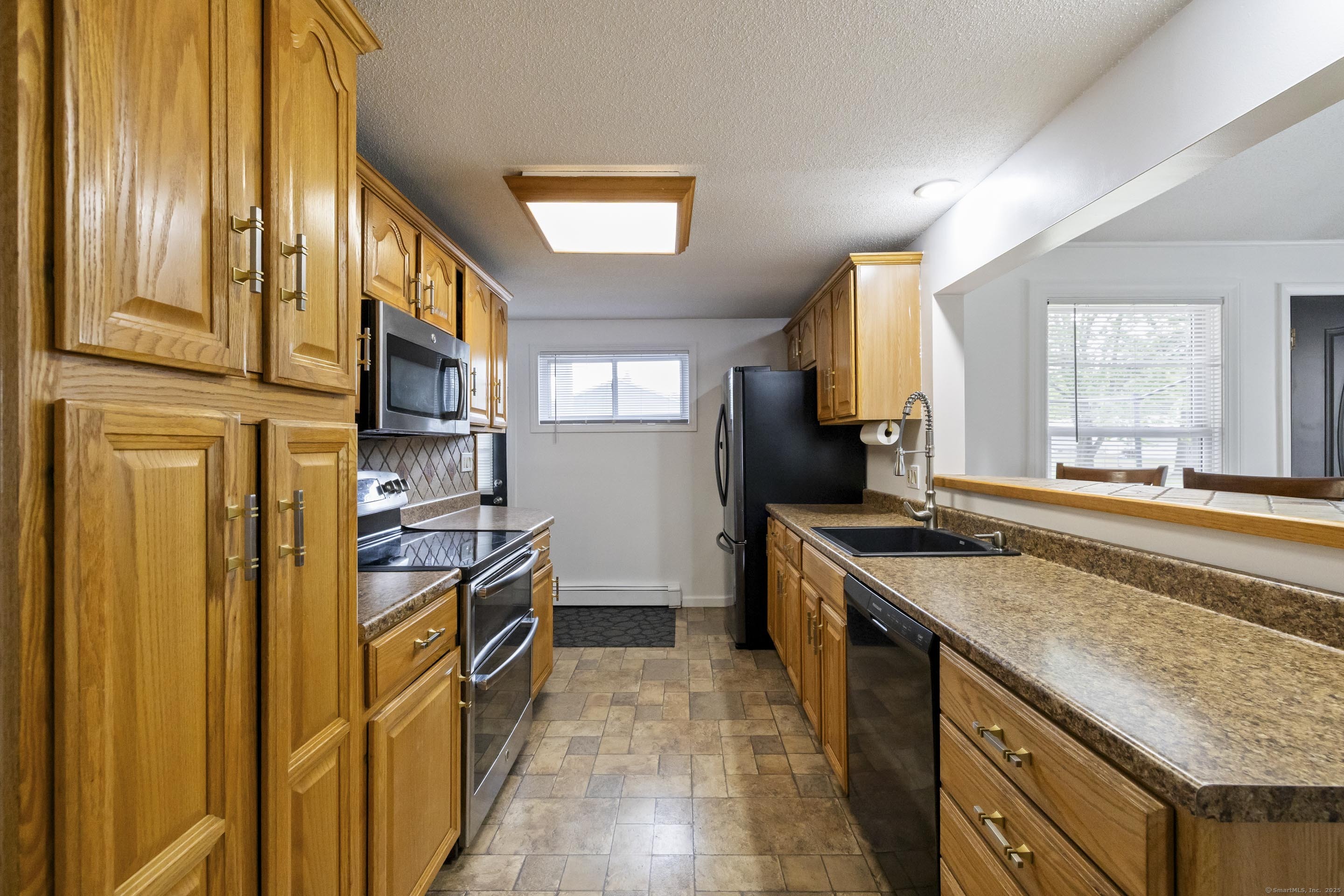 53 Roosevelt Boulevard, Enfield, Connecticut image 8