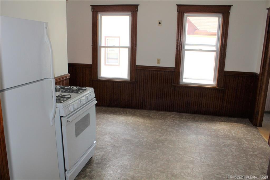 New Britain, Connecticut 06051, United States, 2 Bedrooms Bedrooms, ,1 BathroomBathrooms,Residential,Active,184091