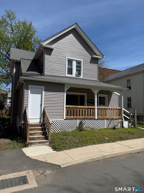 Photo of 8 Thompson Court, Enfield, CT 06082 (MLS # 24166940)