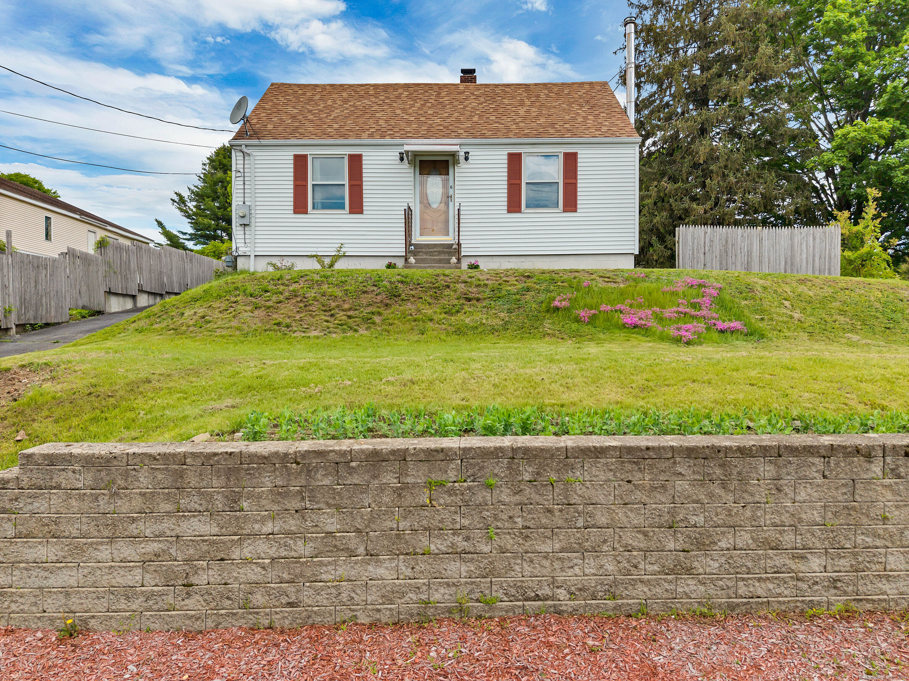 6 Lois Street, Norwich, Connecticut image 4