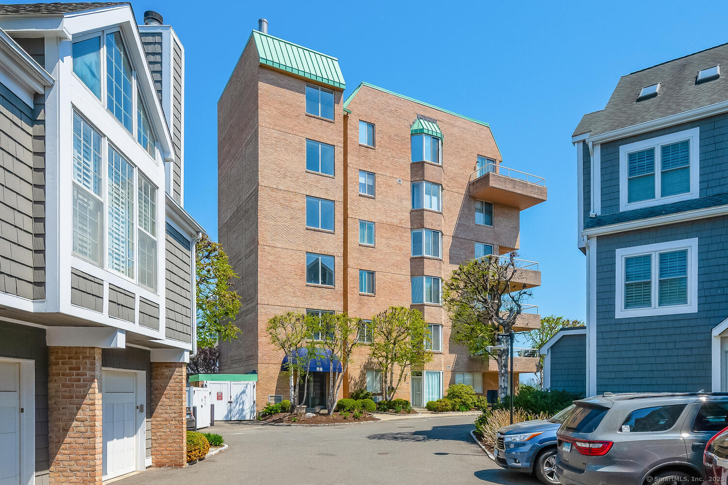 Property for Sale at Southfield Avenue 302, Stamford, Connecticut - Bedrooms: 2 
Bathrooms: 2 
Rooms: 4  - $689,000