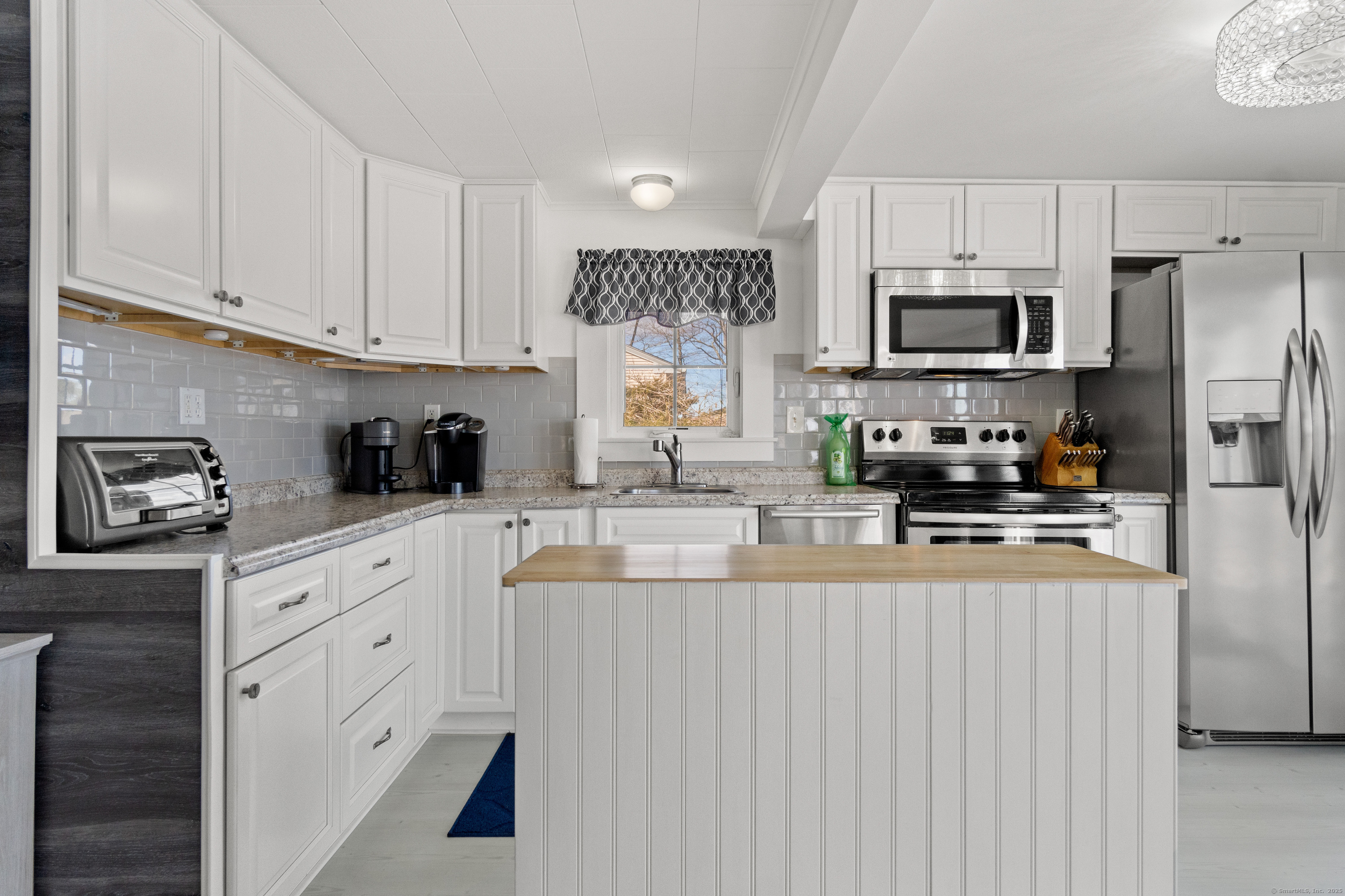 27 Bennett Circle, Voluntown, Connecticut image 6
