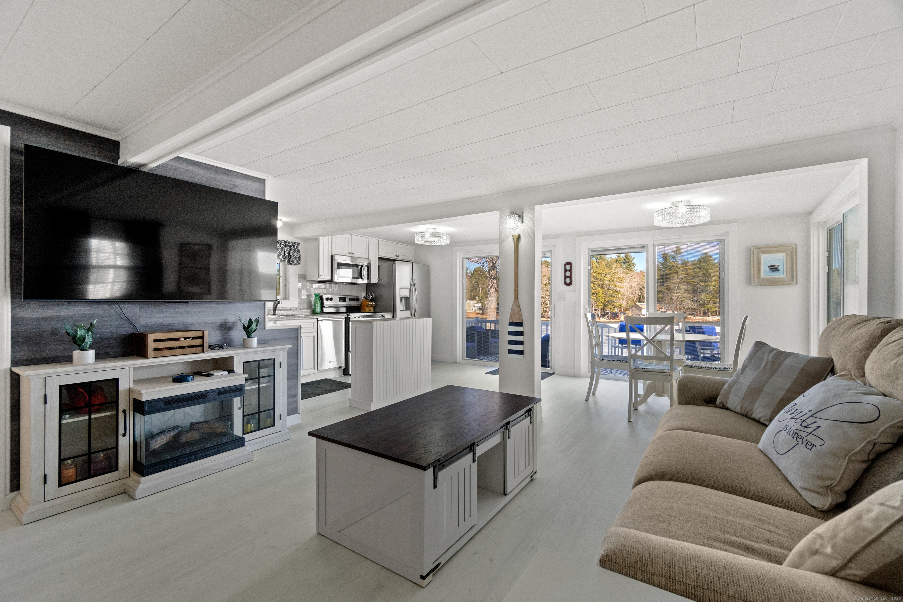 27 Bennett Circle, Voluntown, Connecticut image 2