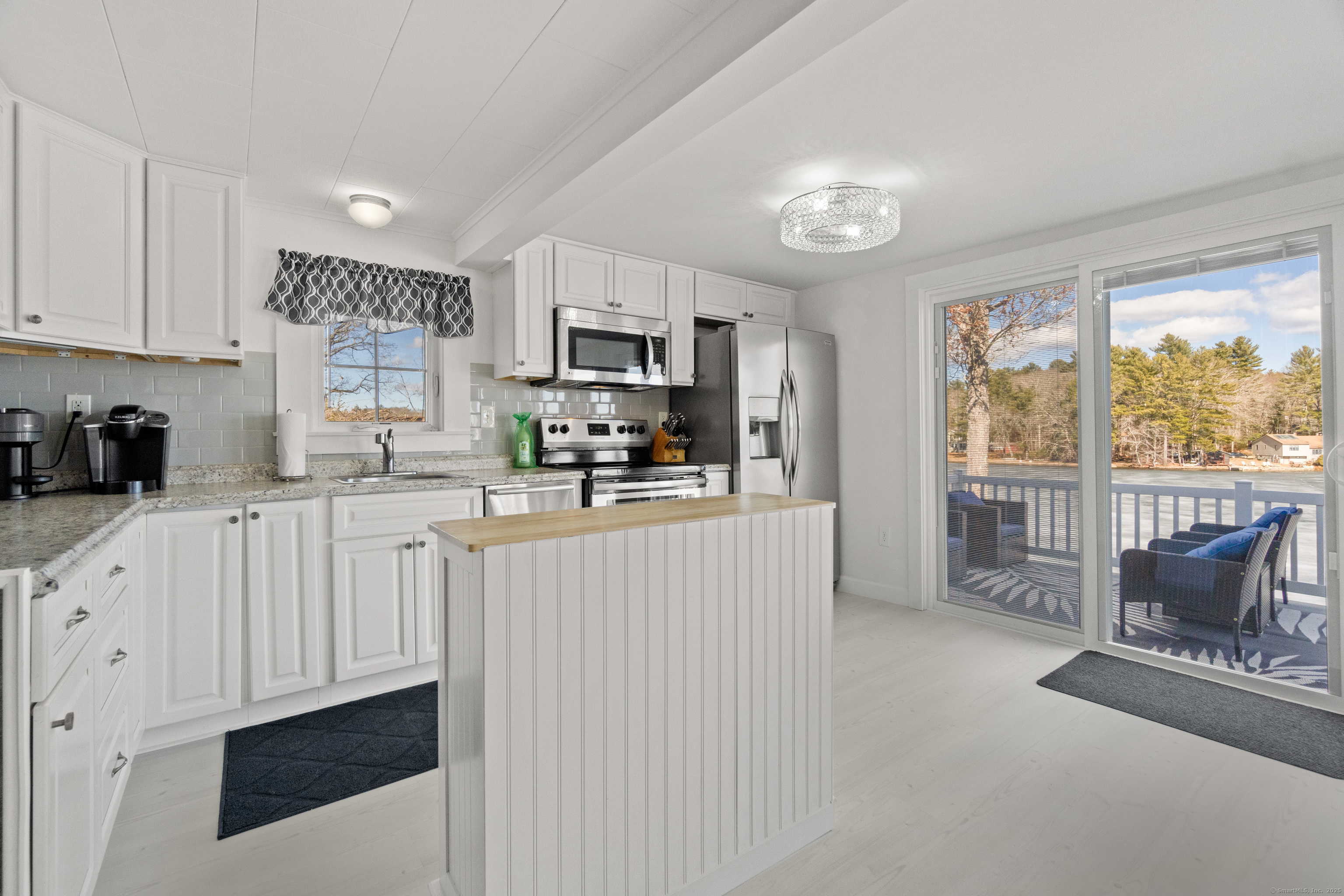 27 Bennett Circle, Voluntown, Connecticut image 9