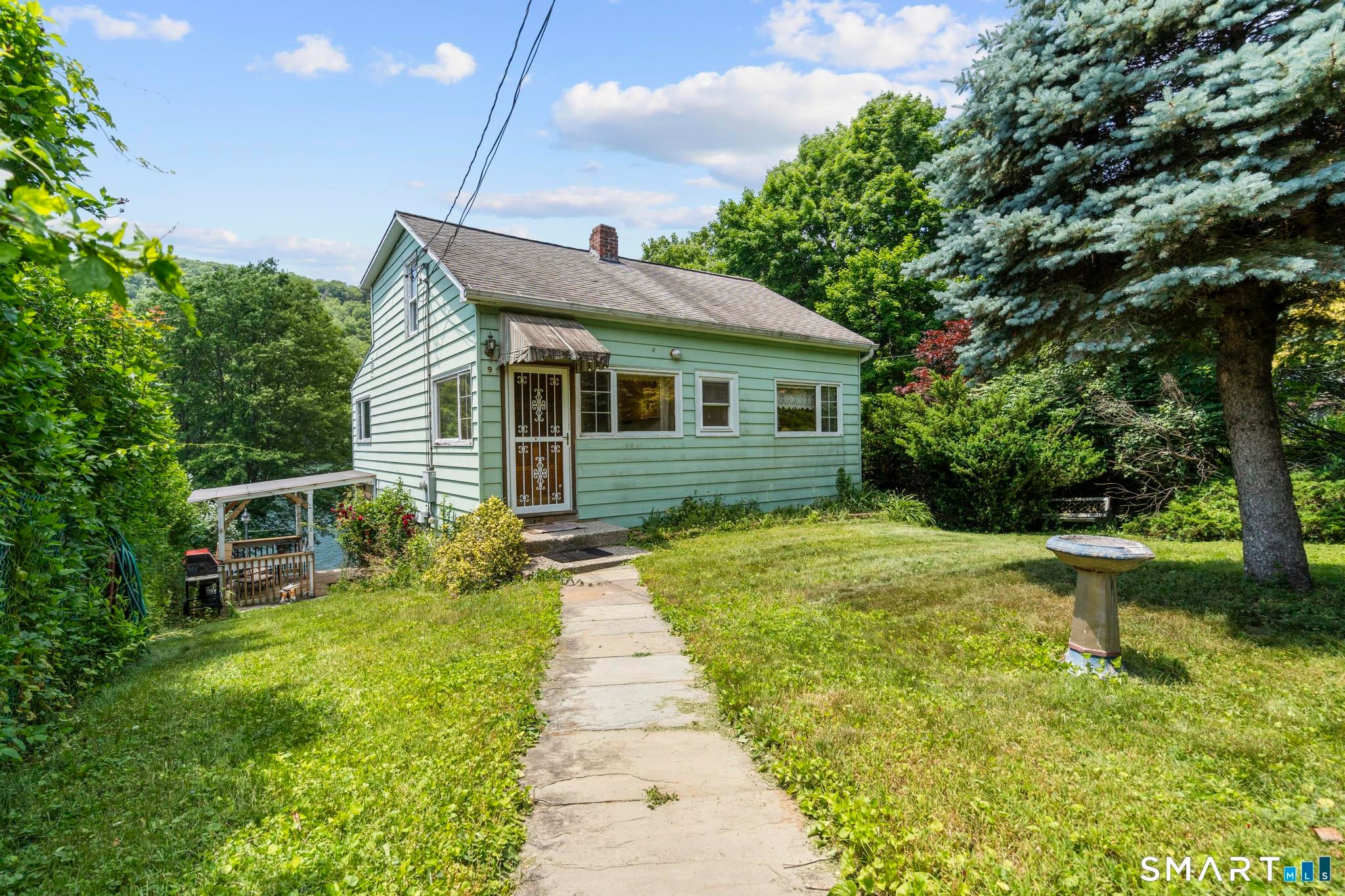 9 Lavelle Avenue
