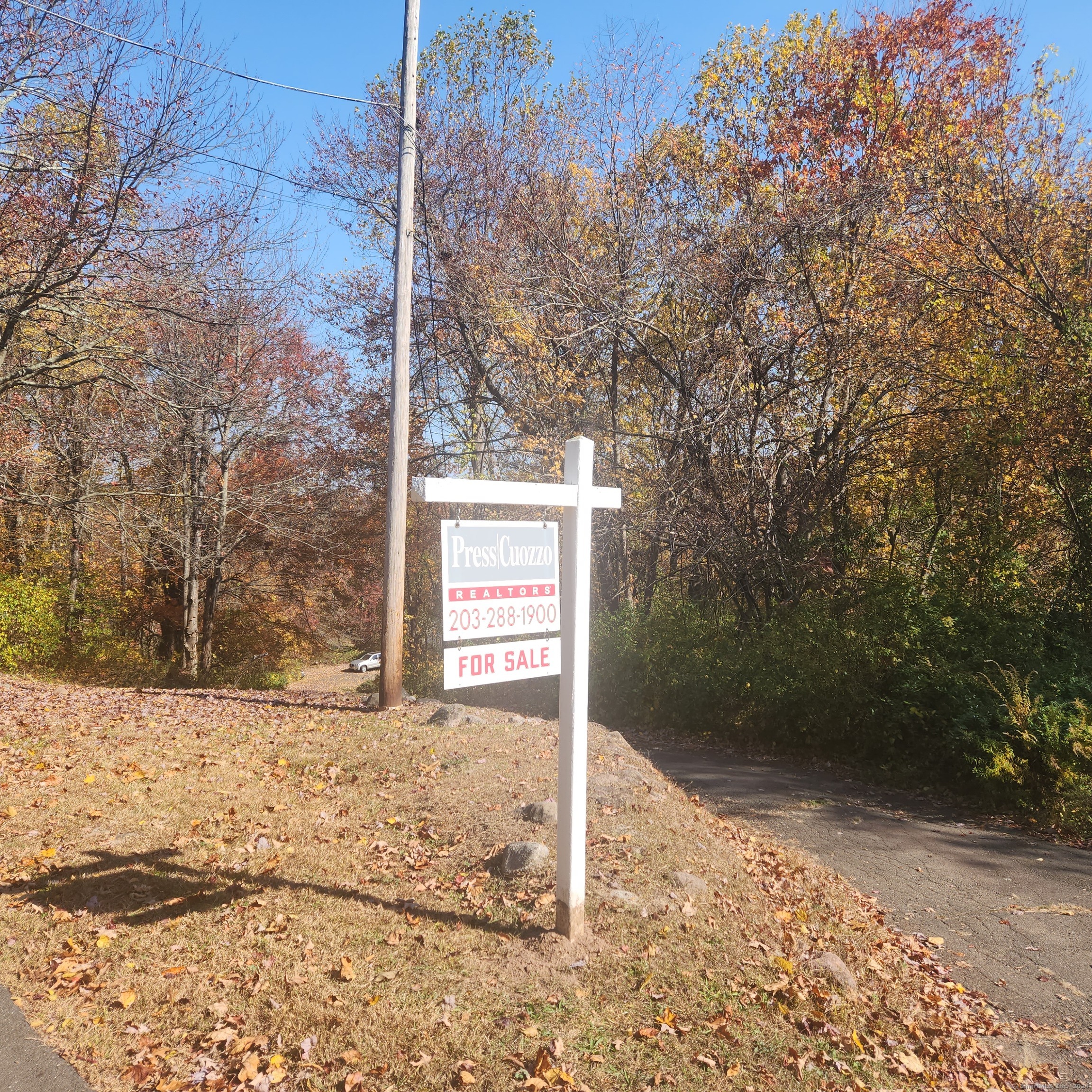 Building Brook Road, Hamden, Connecticut -  - 