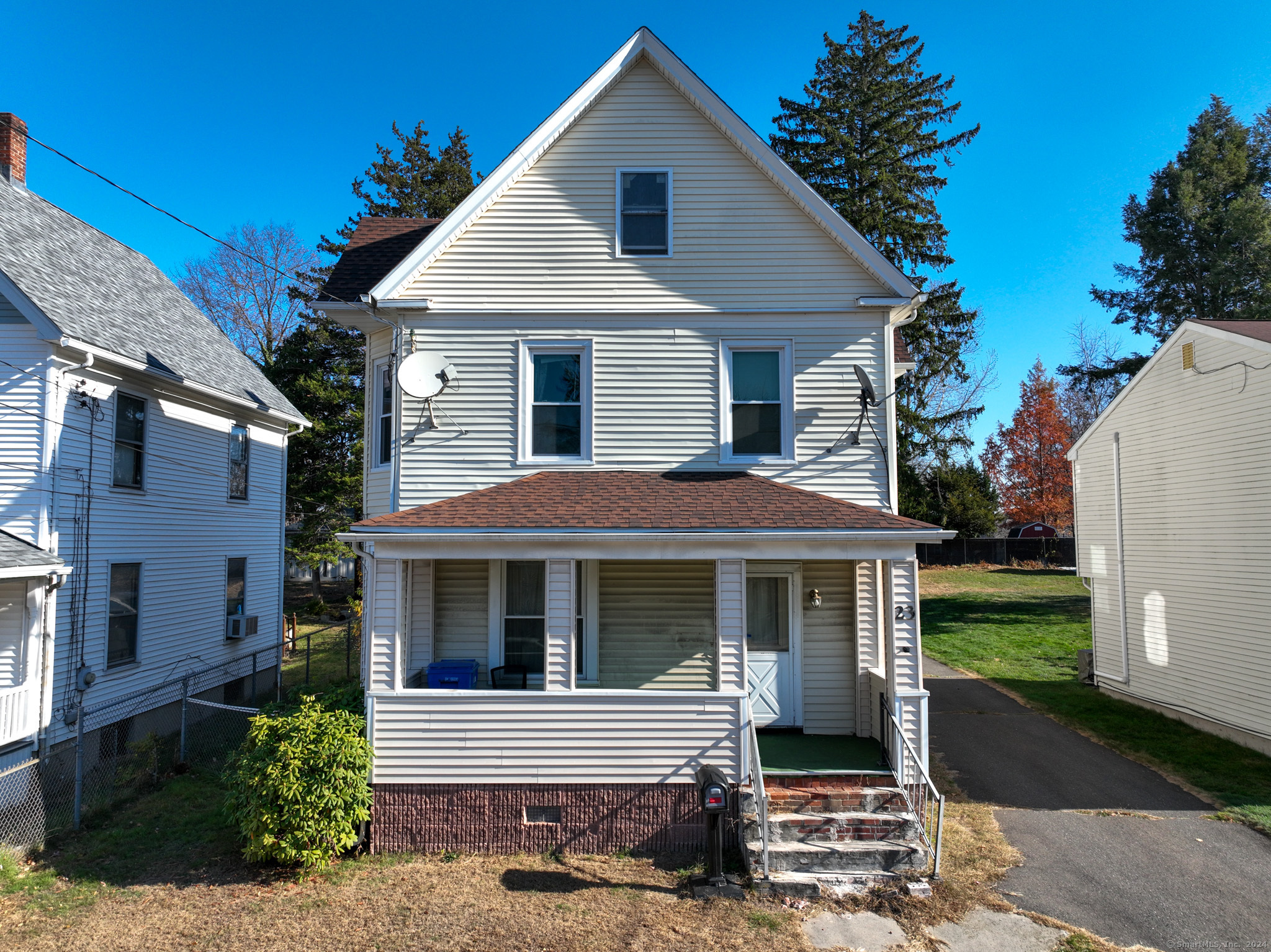 Property for Sale at 23 Harvard Street, Hartford, Connecticut - Bedrooms: 3 
Bathrooms: 2 
Rooms: 8  - $229,900