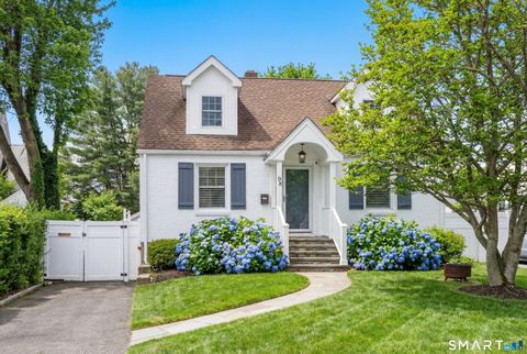 Photo of 98 Cambridge Street, Fairfield, CT 06824 (MLS # 24149752)