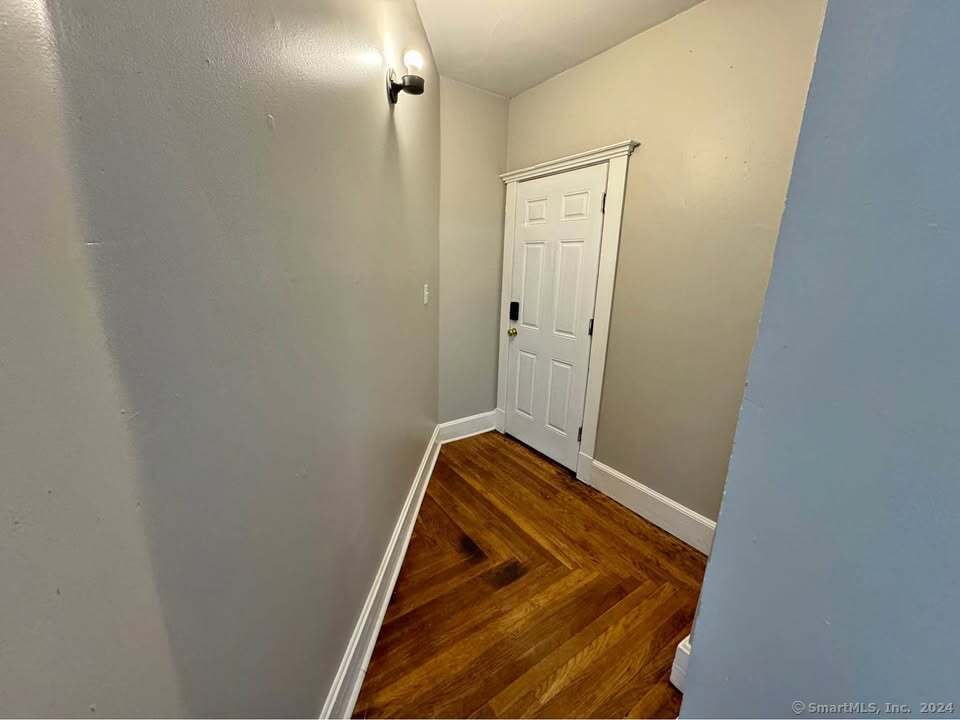 Rental Property at Morris Street 2, New Haven, Connecticut - Bedrooms: 3 
Bathrooms: 1 
Rooms: 5  - $2,000 MO.