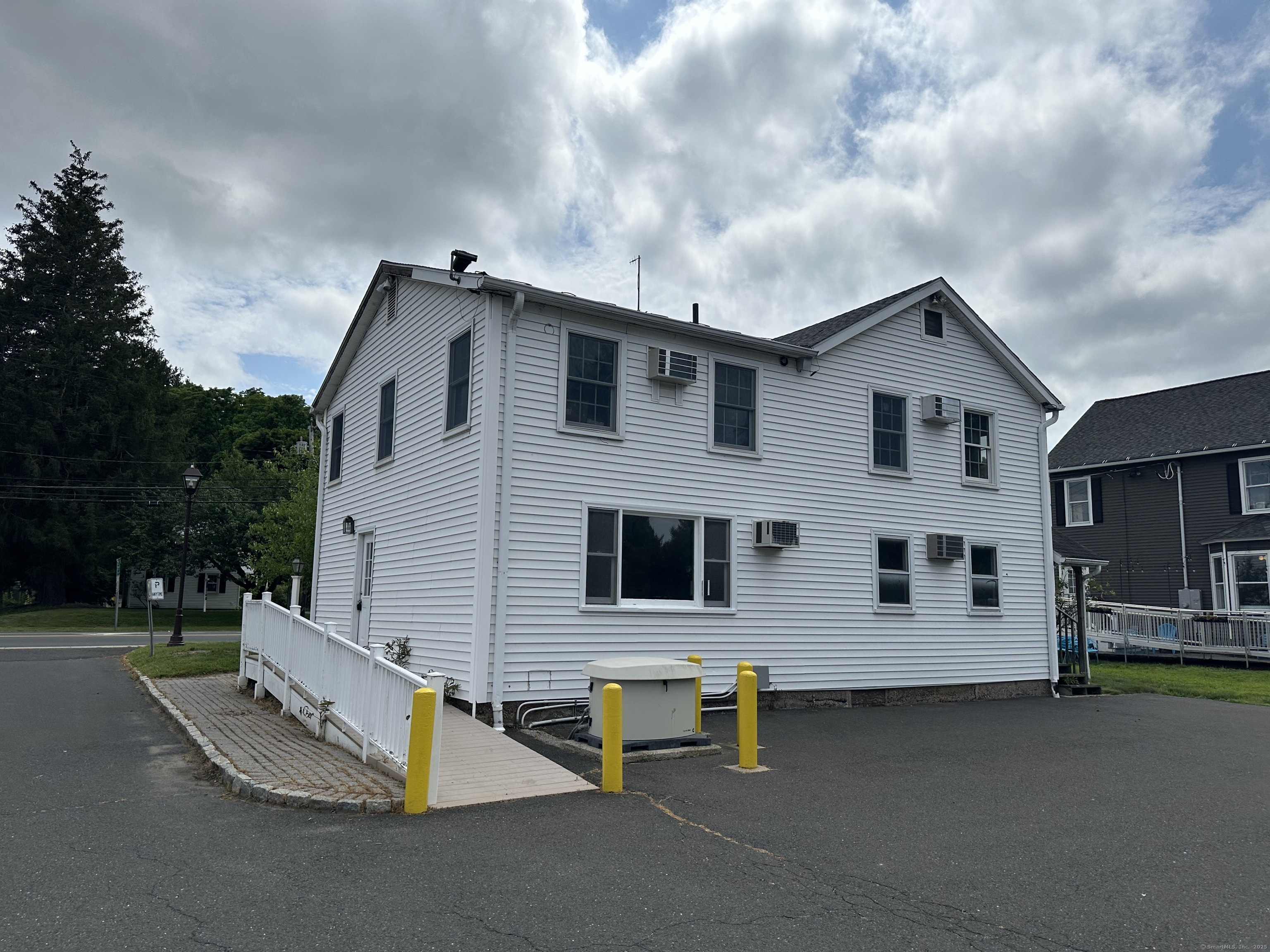 14 West Main Street 1B