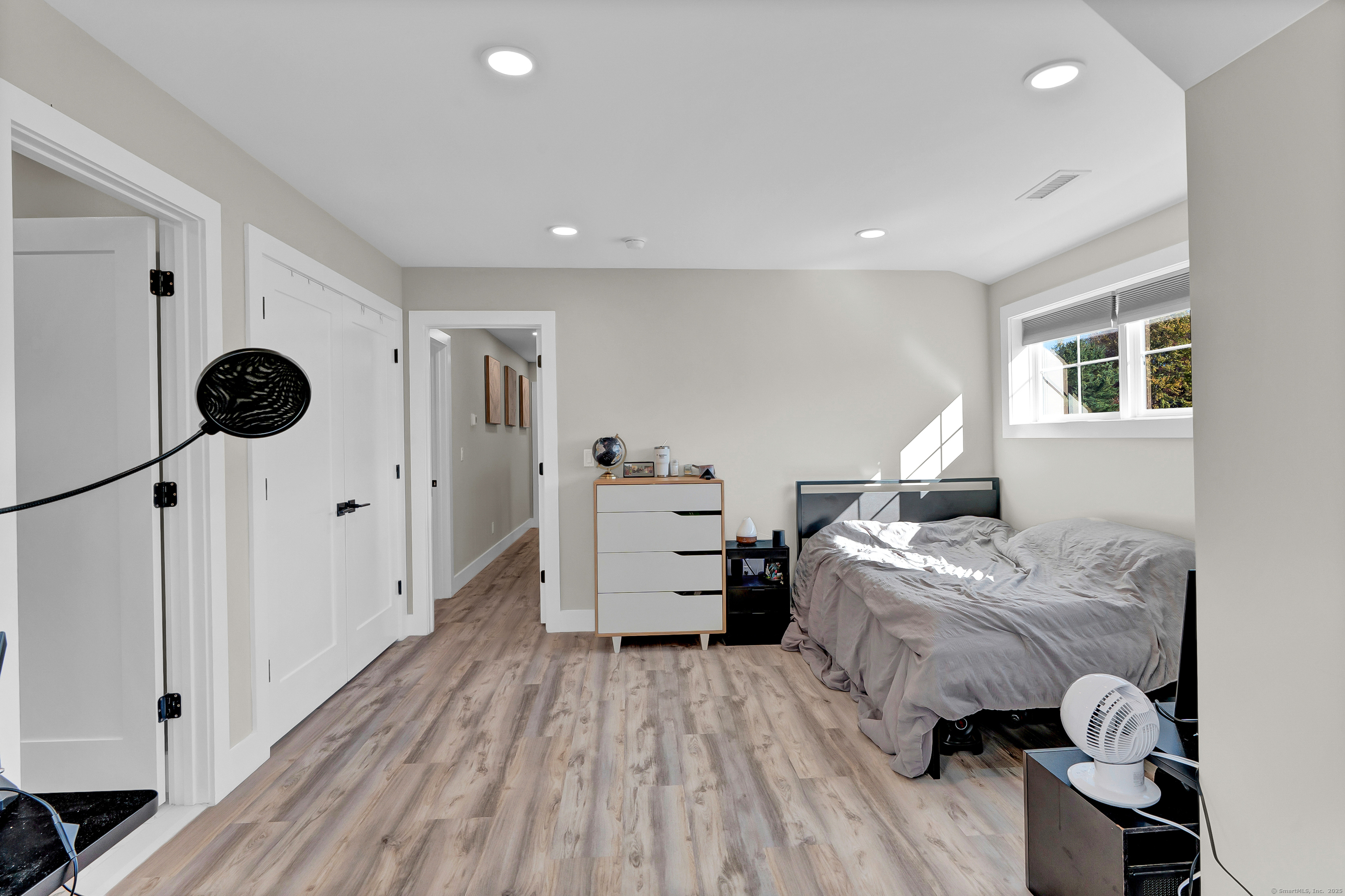 Burlington, Connecticut 06013, United States, 3 Bedrooms Bedrooms, ,5 BathroomsBathrooms,Residential,Active,230189