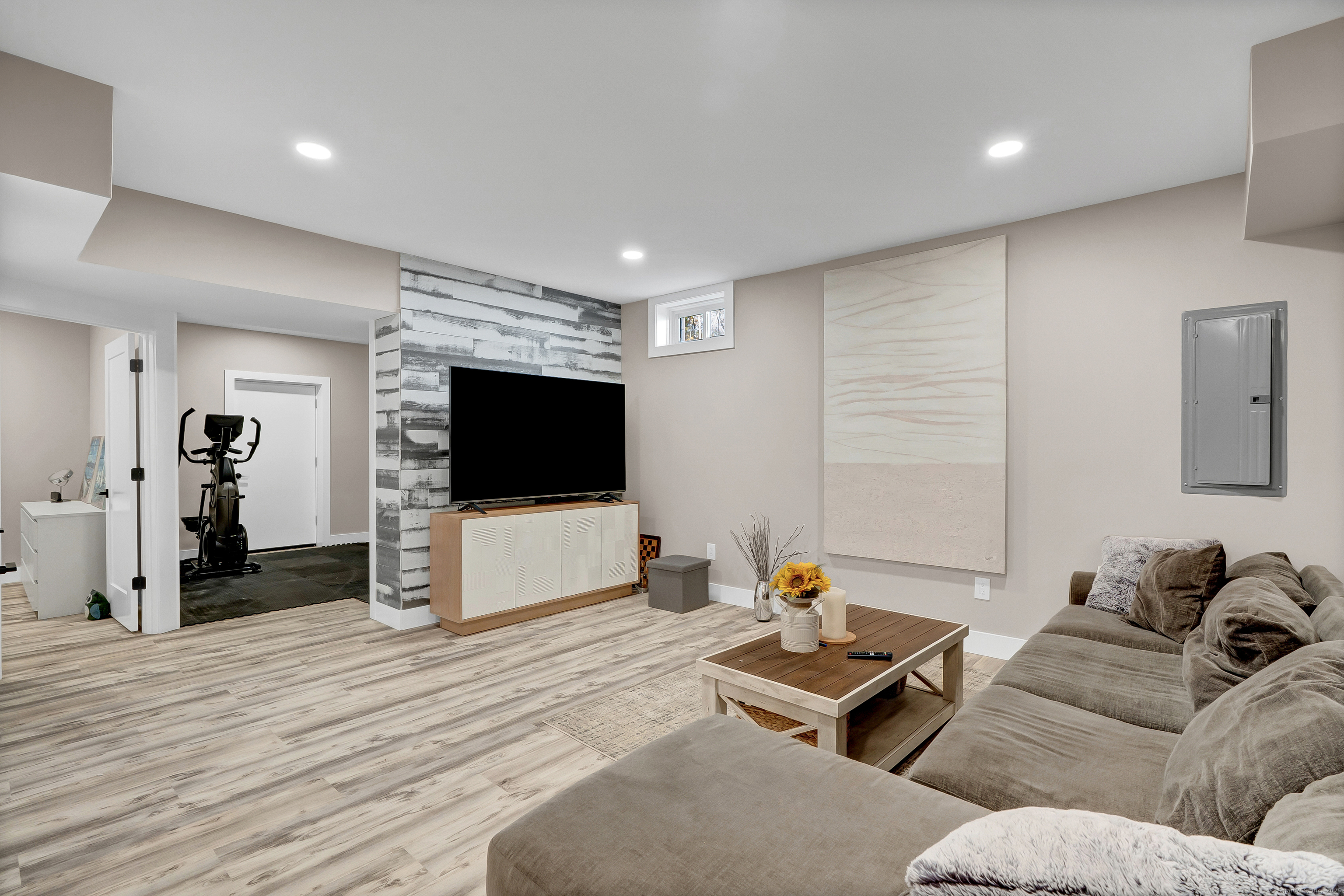 Burlington, Connecticut 06013, United States, 3 Bedrooms Bedrooms, ,5 BathroomsBathrooms,Residential,Active,230189