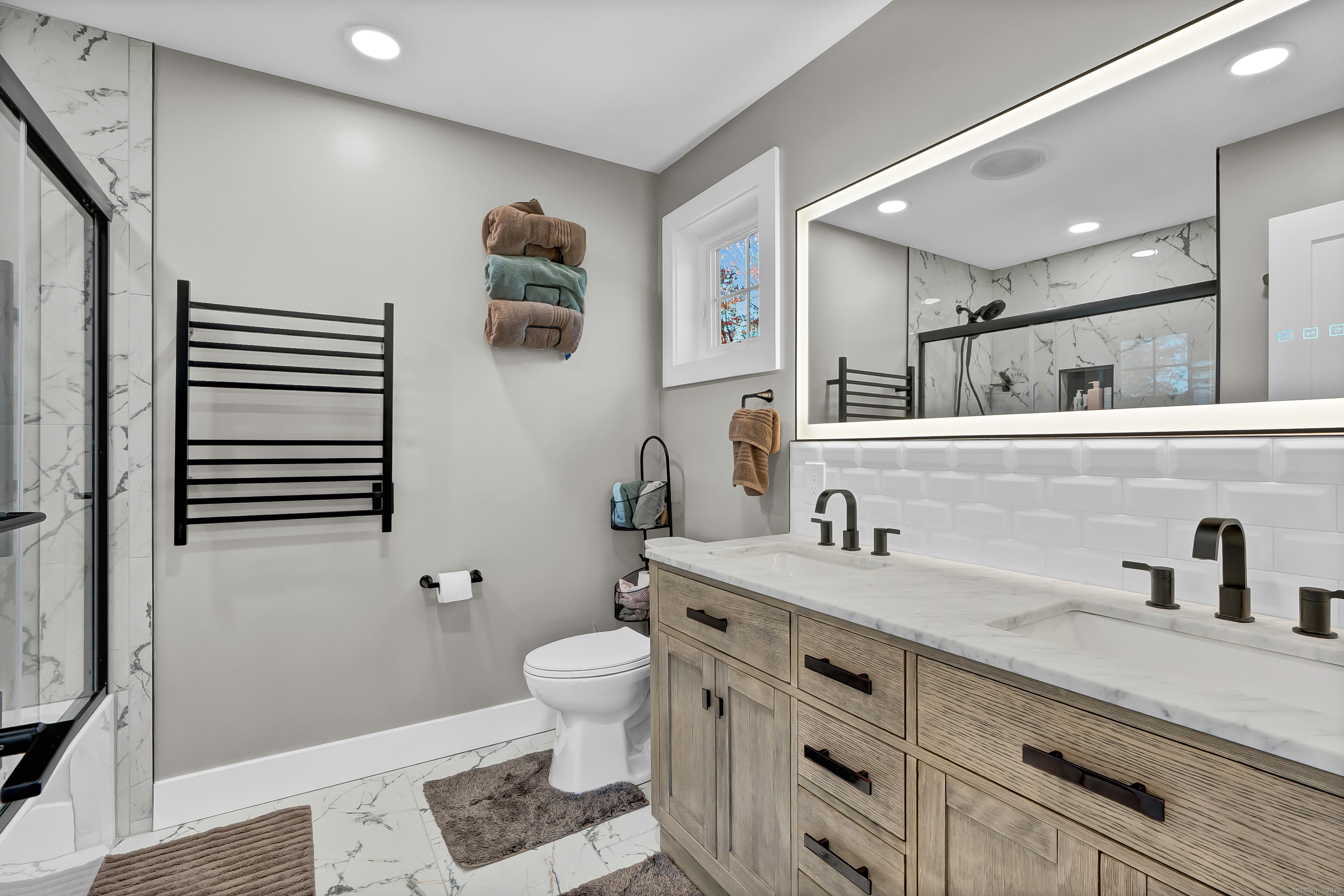 Burlington, Connecticut 06013, United States, 3 Bedrooms Bedrooms, ,5 BathroomsBathrooms,Residential,Active,230189