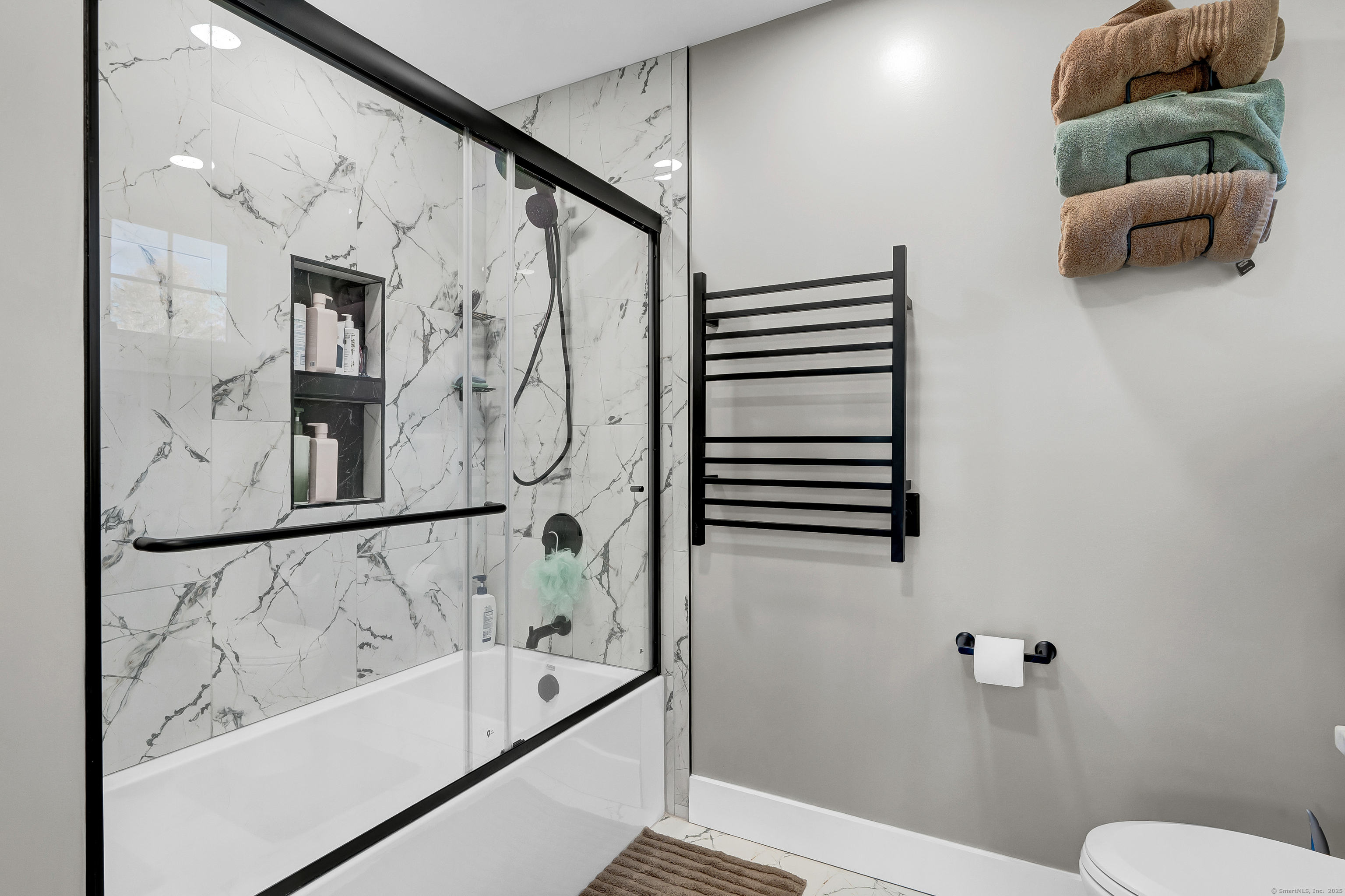 Burlington, Connecticut 06013, United States, 3 Bedrooms Bedrooms, ,5 BathroomsBathrooms,Residential,Active,230189