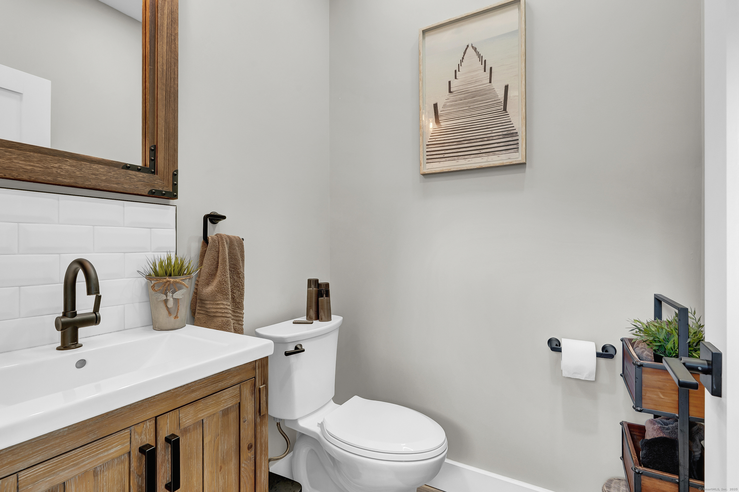 Burlington, Connecticut 06013, United States, 3 Bedrooms Bedrooms, ,5 BathroomsBathrooms,Residential,Active,230189