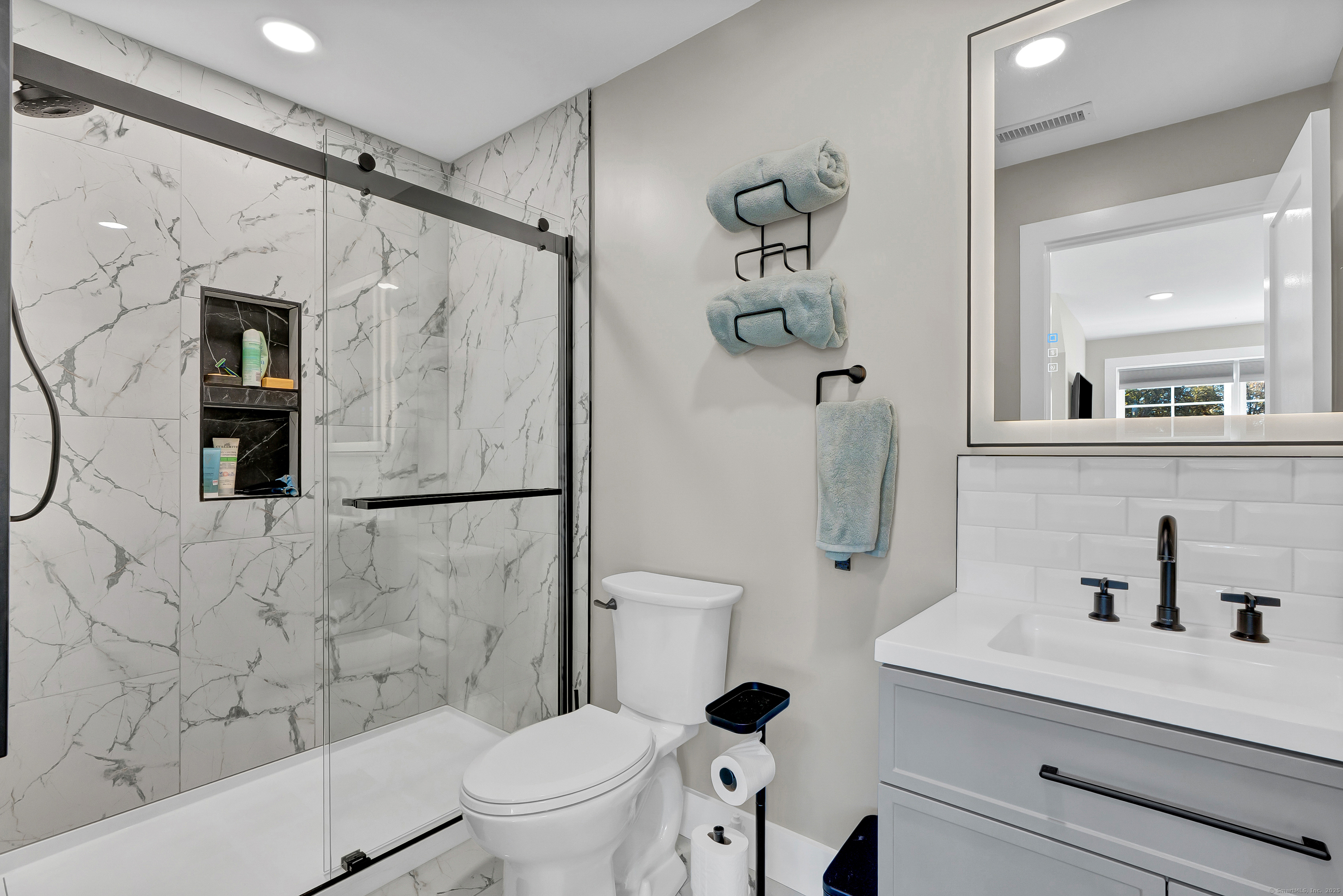 Burlington, Connecticut 06013, United States, 3 Bedrooms Bedrooms, ,5 BathroomsBathrooms,Residential,Active,230189