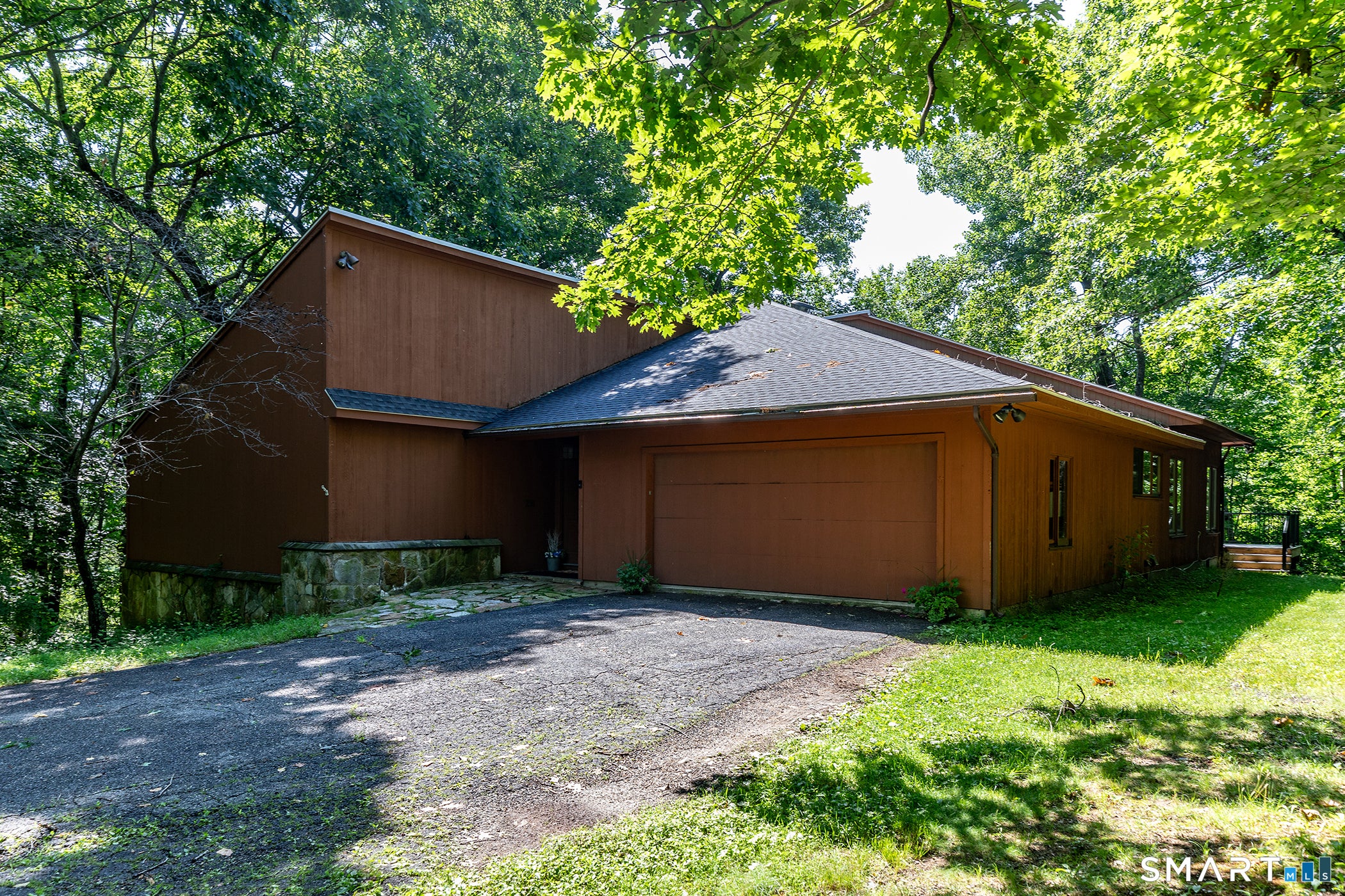 230 East Litchfield Road
