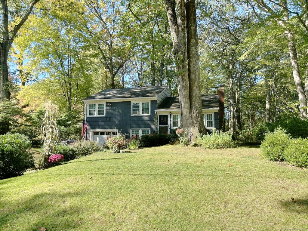 Photo of 33 Patmar Drive, Monroe, CT 06468 (MLS # 24133117)