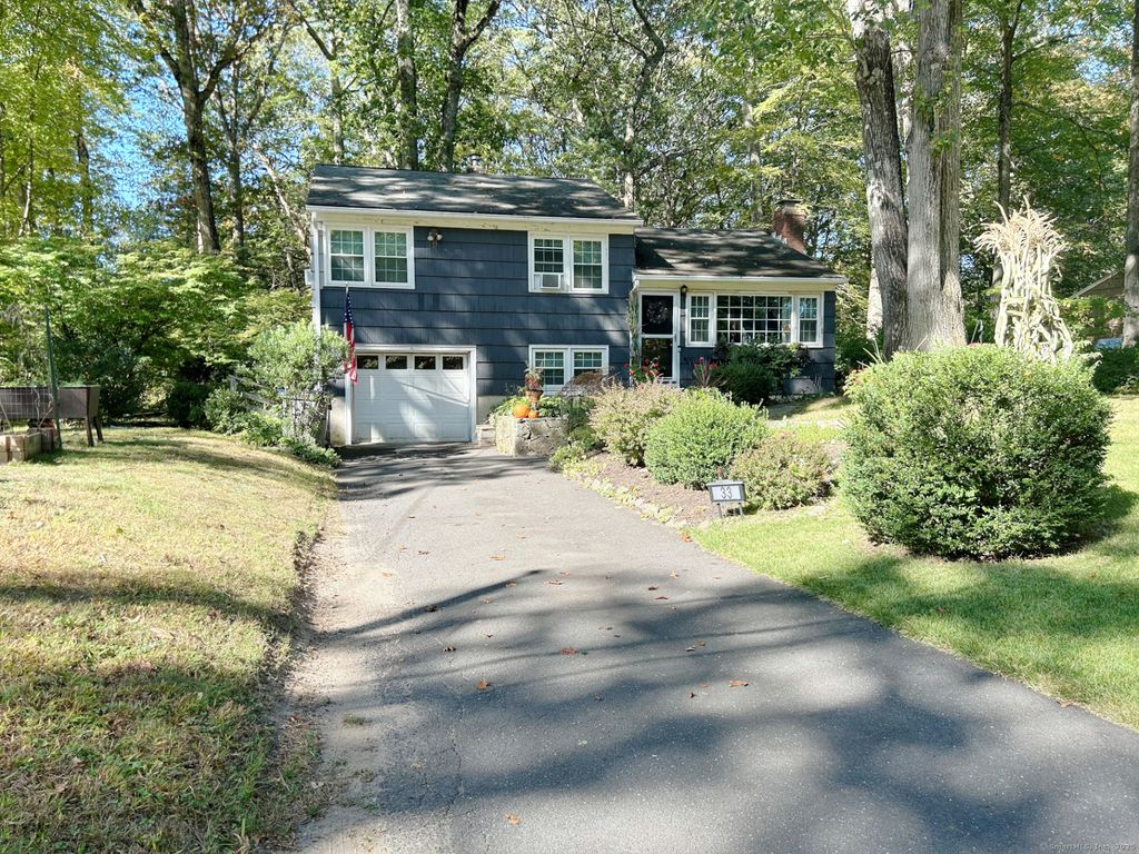 Photo of 33 Patmar Drive, Monroe, CT 06468 (MLS # 24133117)