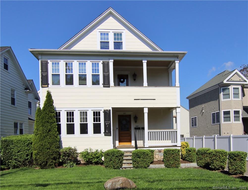 Shippan Avenue 1st F, Stamford, Connecticut - 2 Bedrooms  
2 Bathrooms  
5 Rooms - 