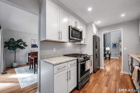 Tiny photo for 5 Vista Terrace #5, Avon, CT 06001 (MLS # 24164545)