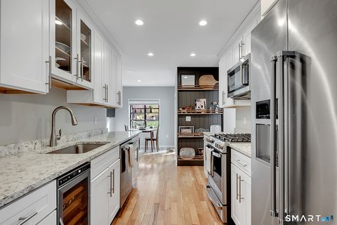 Tiny photo for 5 Vista Terrace #5, Avon, CT 06001 (MLS # 24164545)