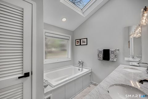Tiny photo for 5 Vista Terrace #5, Avon, CT 06001 (MLS # 24164545)