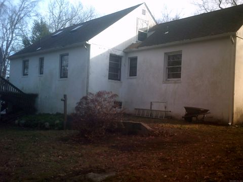 A home in New Milford