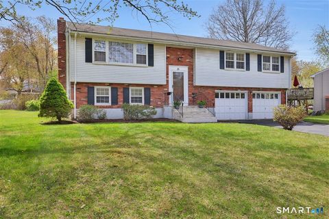 Photo of 35 Parkwood Drive, East Hartford, CT 06118 (MLS # 24171160)