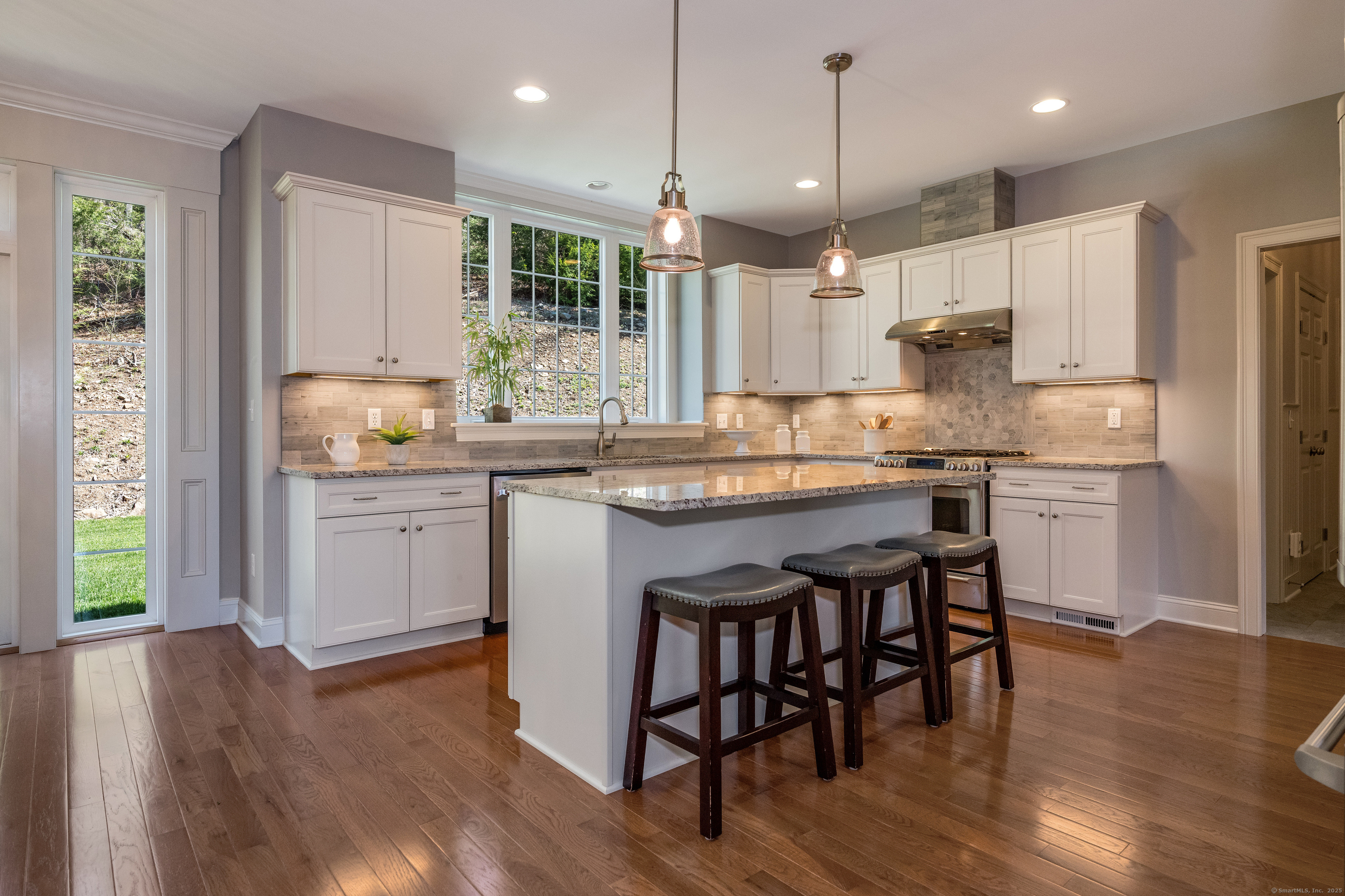 44 W Hills Drive, Avon, Connecticut image 8