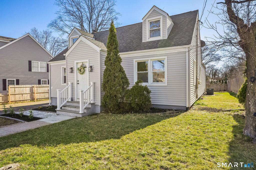 Photo of 1335 Black Rock Turnpike, Fairfield, CT 06825 (MLS # 24162332)