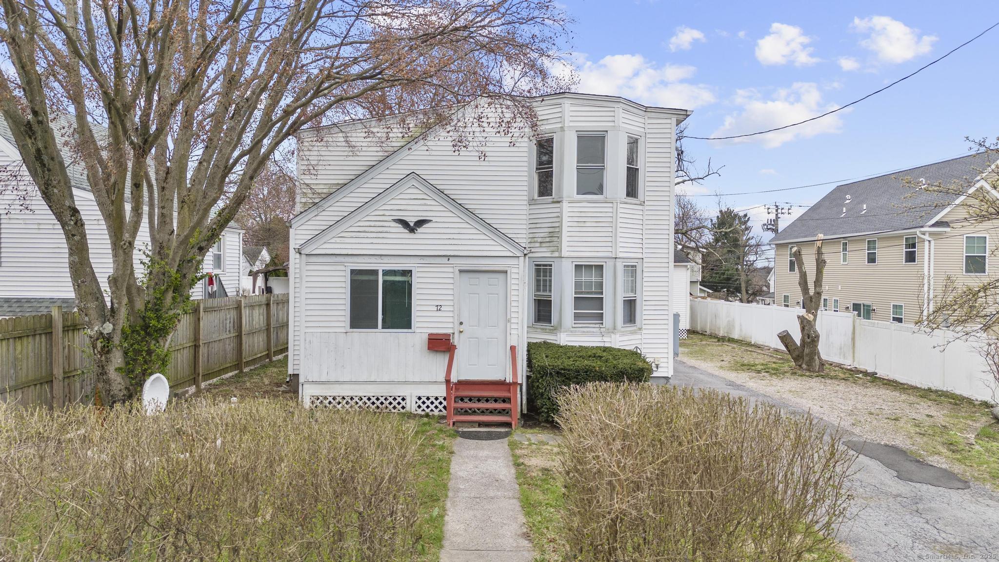 Property for Sale at Maple Street, Norwalk, Connecticut - Bedrooms: 5 
Bathrooms: 3 
Rooms: 11  - $759,000