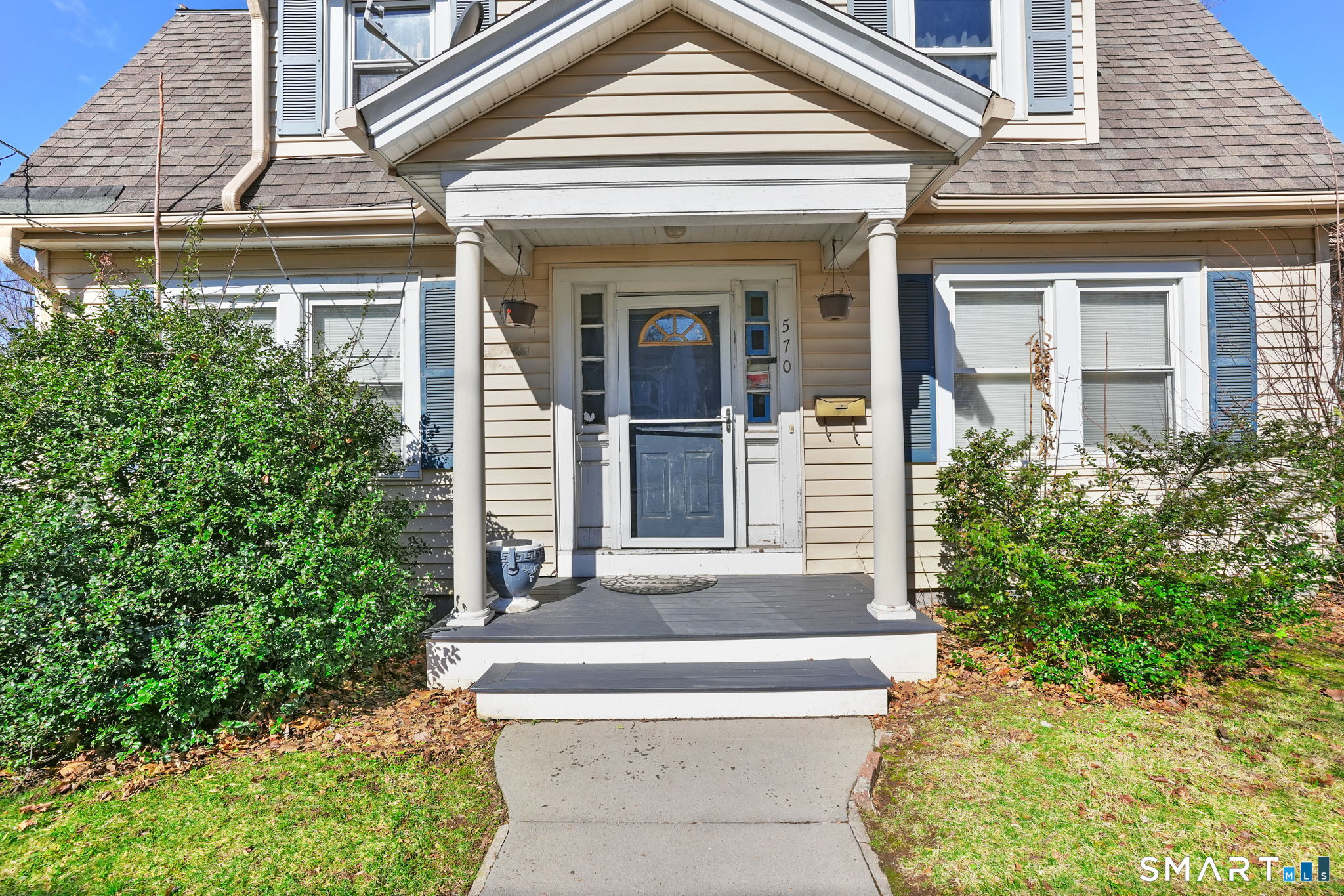 570 Broadview Terrace