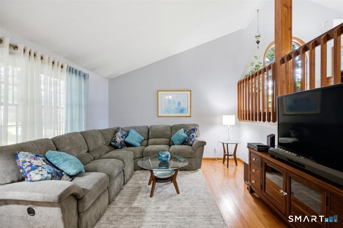 6 Cherrywood Drive