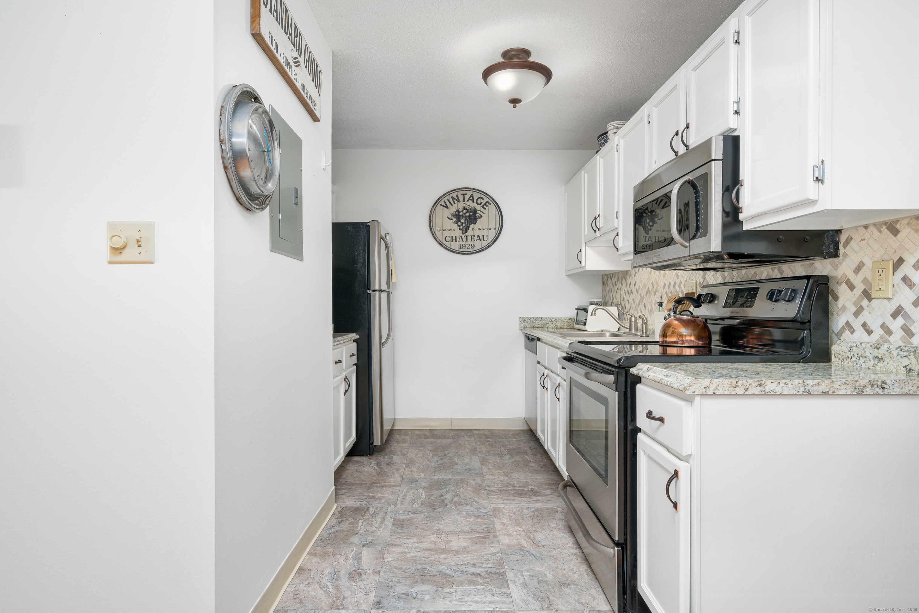 138 Woodland Drive #138, Cromwell, Connecticut image 12