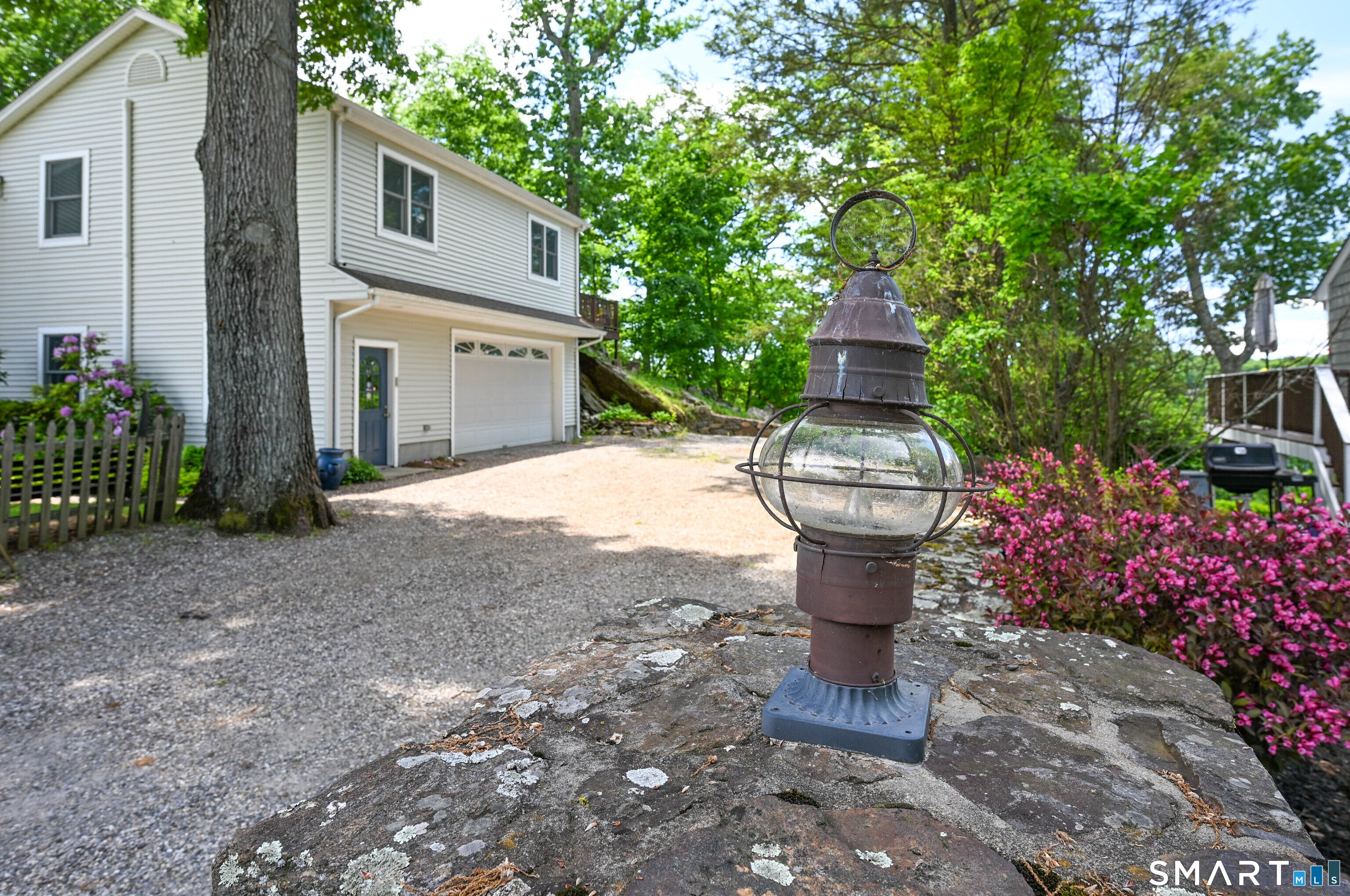 4 Hillside Road