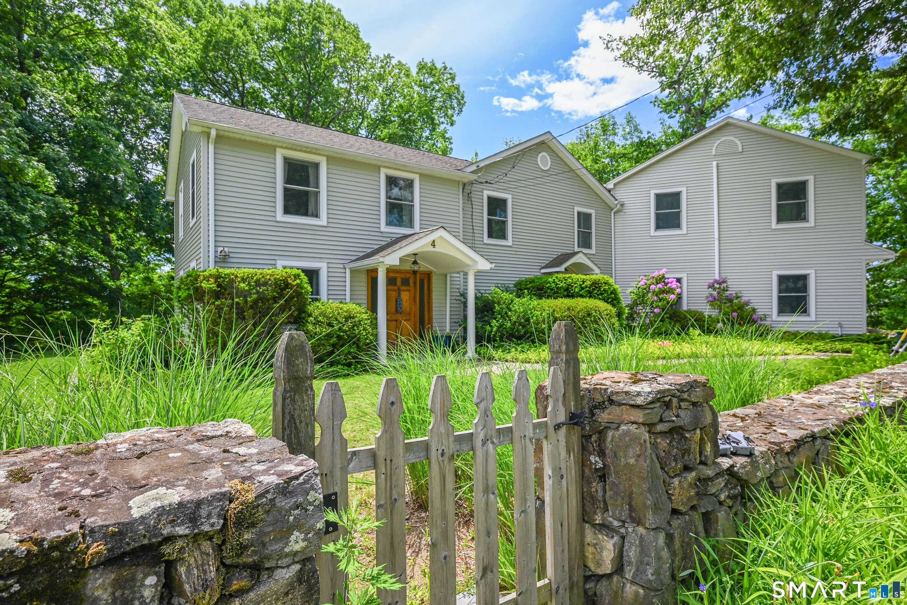 4 Hillside Road
