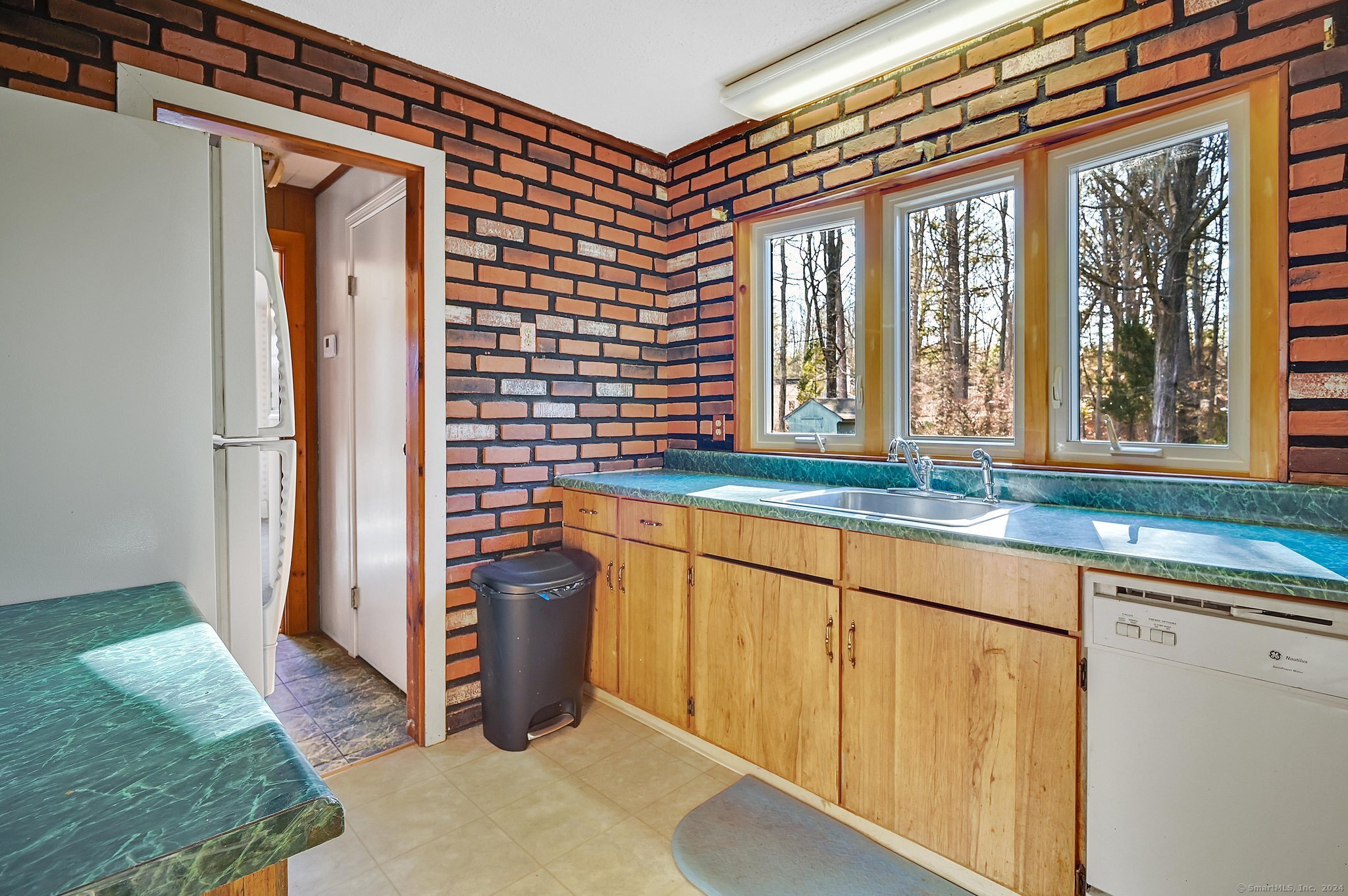 75 W Shore Road, Ellington, Connecticut image 10