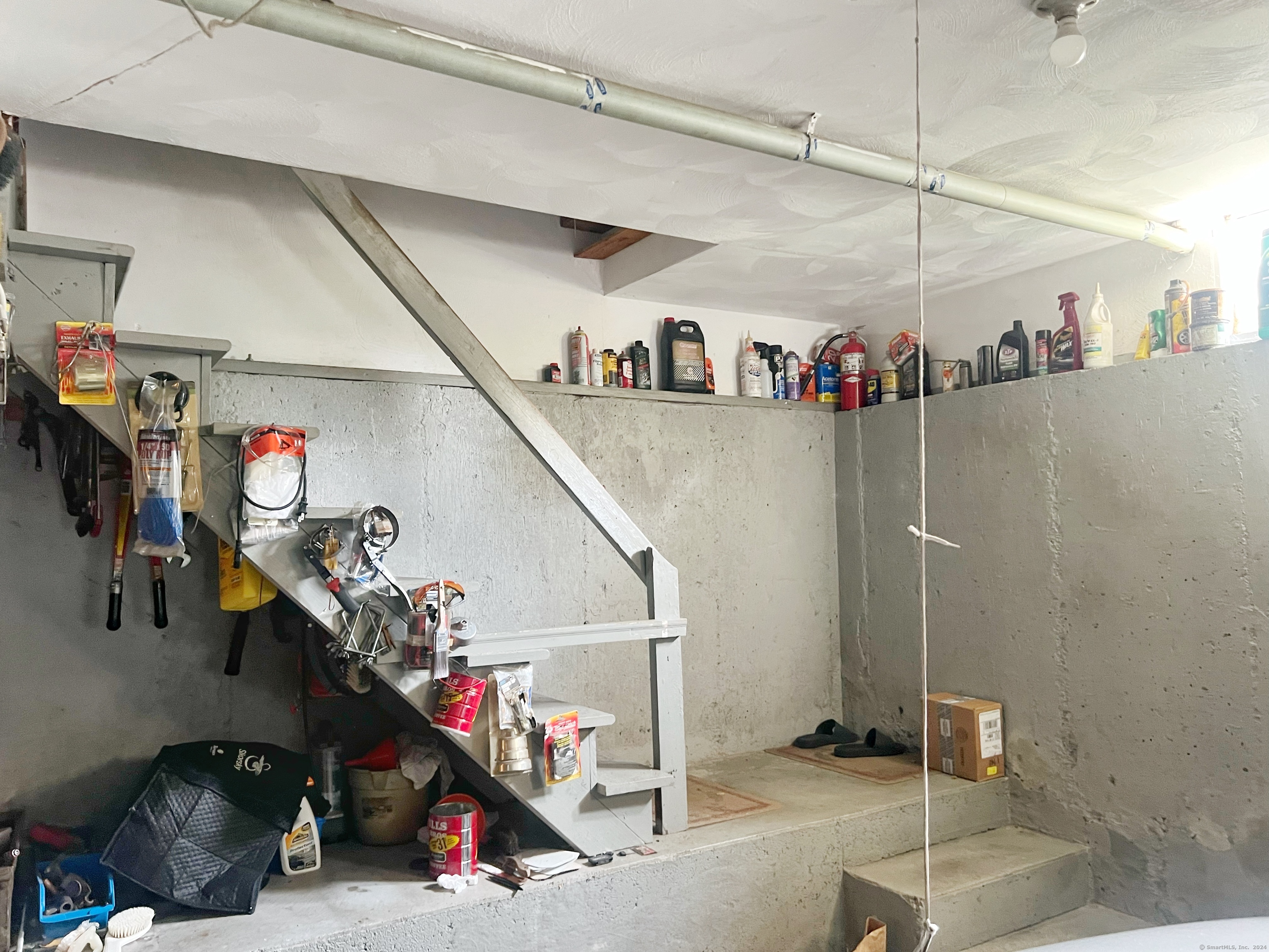 135 Robindale Drive, New Britain, Connecticut image 7