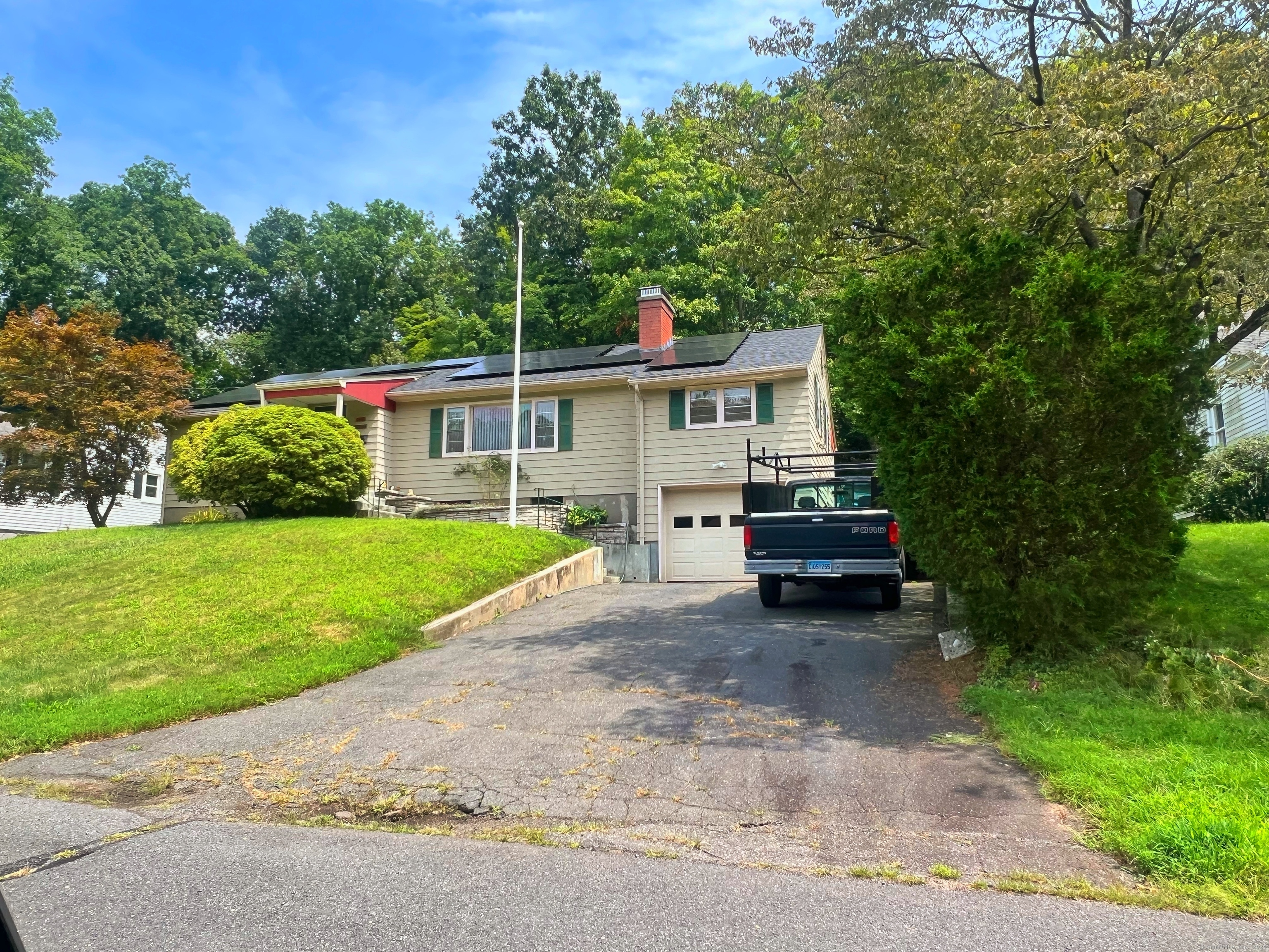 135 Robindale Drive, New Britain, Connecticut image 8