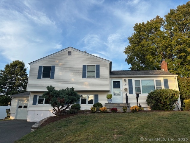 19 Saddle Hill Circle